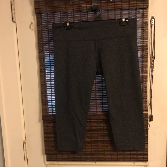 Lululemon Crop - Picture 1 of 5